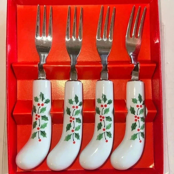 Vintage Holiday Holly Berry Christmas New Years Eve Cocktail Forks Set of 4 NWOT - Picture 1 of 9